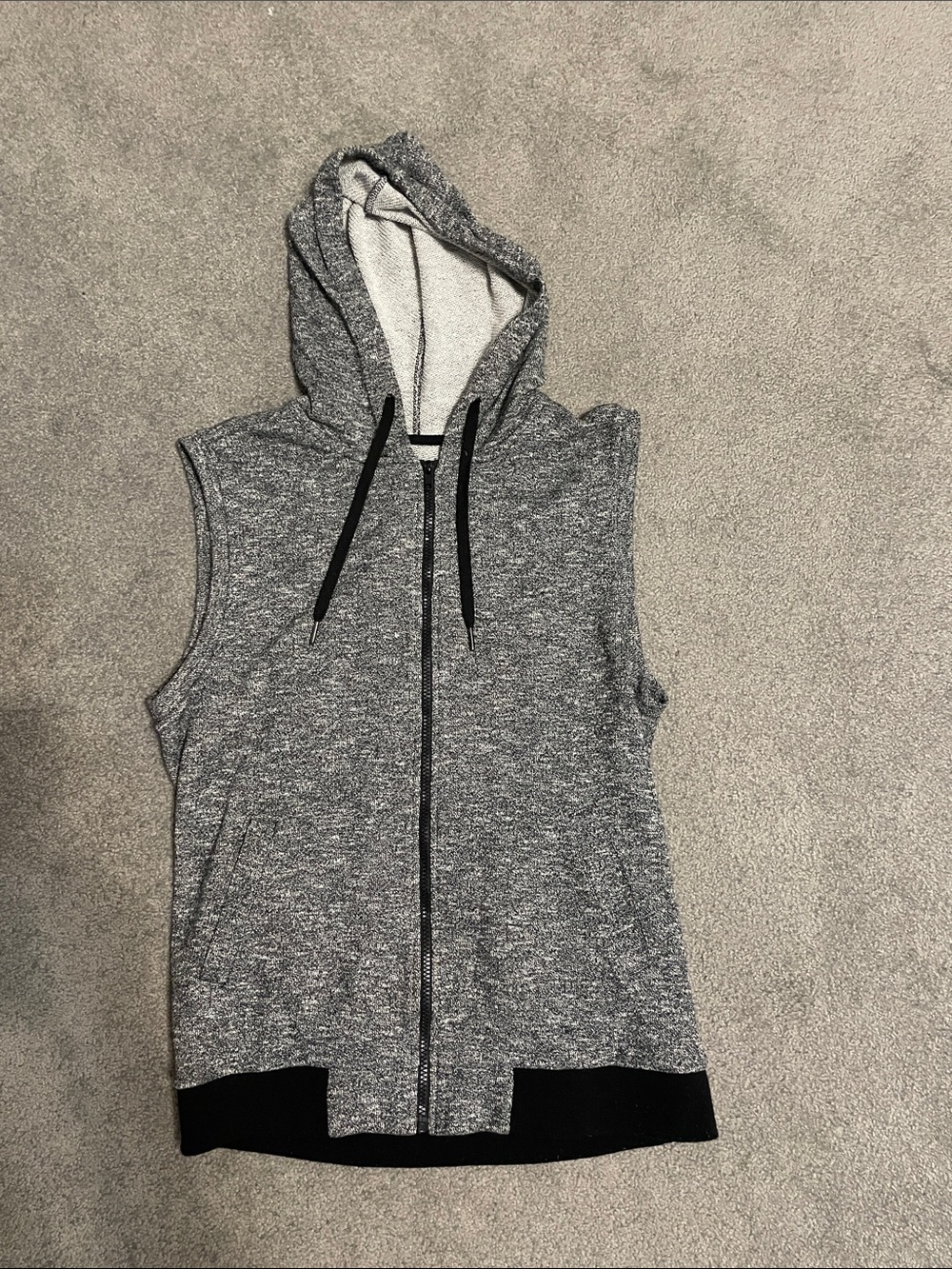 2/Men Grey Sleeveless Hooded Zip-Up Vest with Black Trim